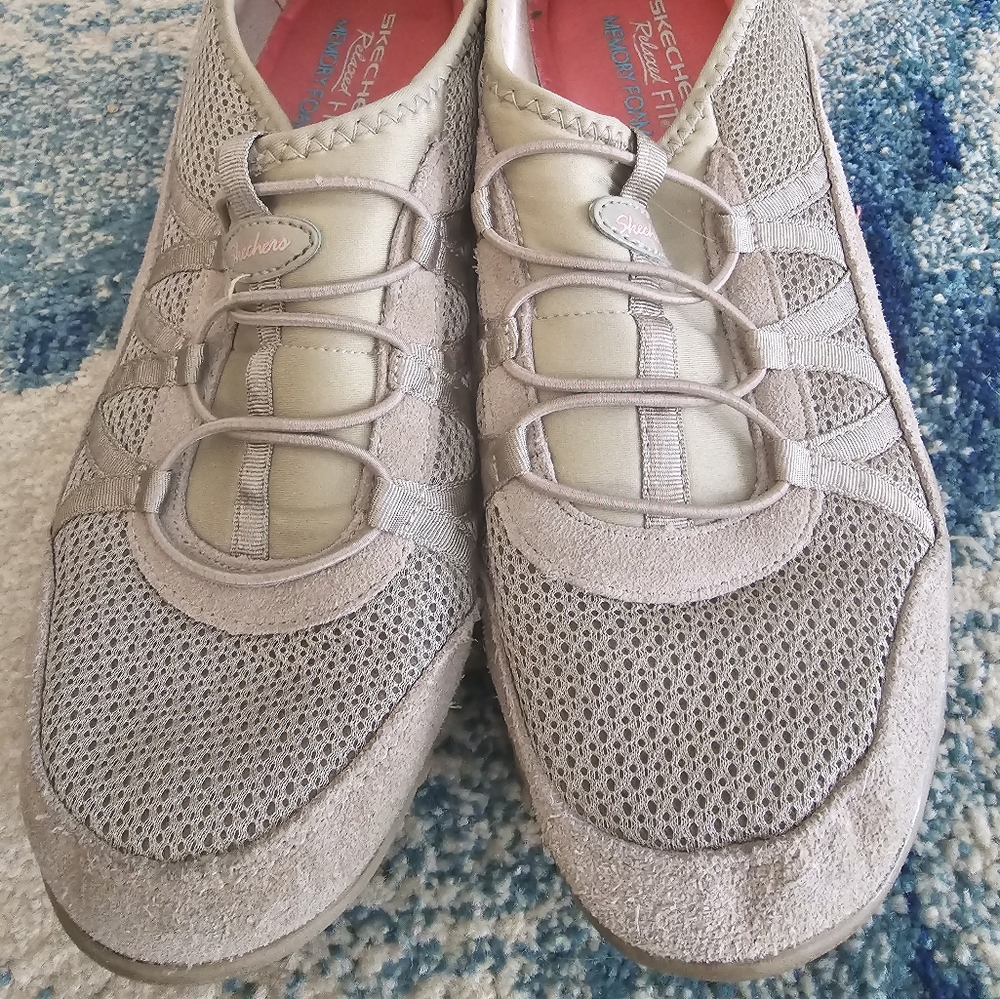 Sketchers Relaxed Fit Memory Foam Shoe